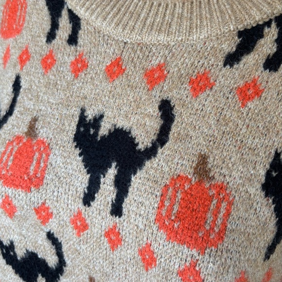 VINCE CAMUTO Women’s Halloween Sweater Tan w/Black Cats & Pumpkins Drop Sleeve - Picture 3 of 7